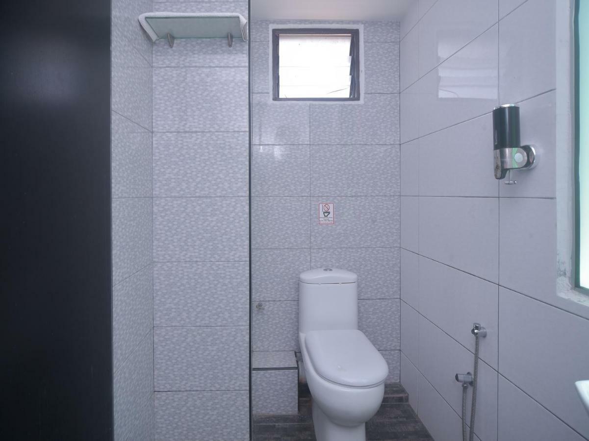 Oyo 44052 Seven Hotel Bukit Mertajam Bagian luar foto