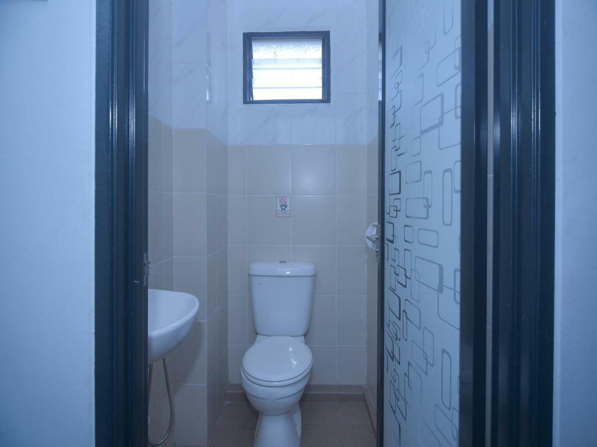 Oyo 44052 Seven Hotel Bukit Mertajam Bagian luar foto